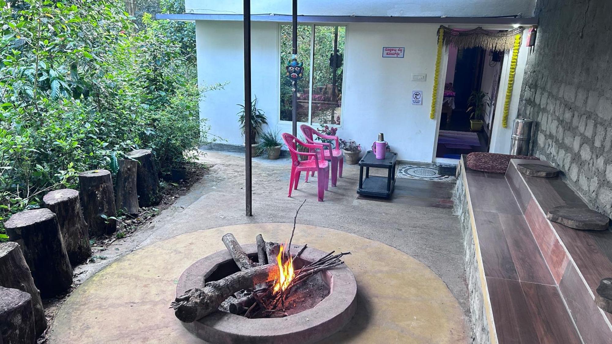 Doddakallu Betta Homestay Coorg Somvārpet Exteriör bild